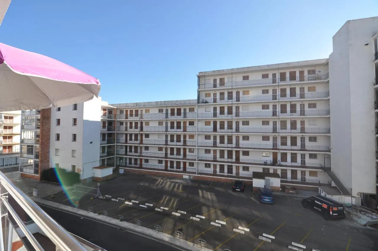 Rnet - Weekend Roses Apartamento