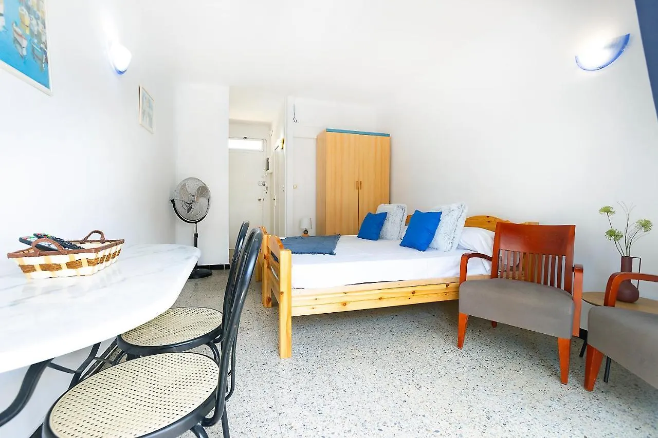 Rnet - Weekend Roses Apartamento